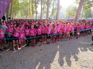 Cursa de la Dona 2017. Concentraci&oacute; i sortida del Parc de la Devesa i cursa pels carrers de Girona