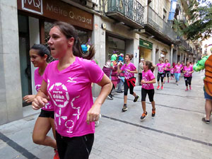 Cursa de la Dona 2017. Concentració i sortida del Parc de la Devesa i cursa pels carrers de Girona