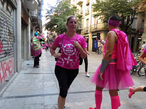 Cursa de la Dona 2017. Concentració i sortida del Parc de la Devesa i cursa pels carrers de Girona