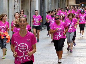 Cursa de la Dona 2017. Concentració i sortida del Parc de la Devesa i cursa pels carrers de Girona