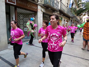 Cursa de la Dona 2017. Concentració i sortida del Parc de la Devesa i cursa pels carrers de Girona