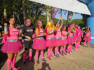 Cursa de la Dona 2017. Concentraci&oacute; i sortida del Parc de la Devesa i cursa pels carrers de Girona