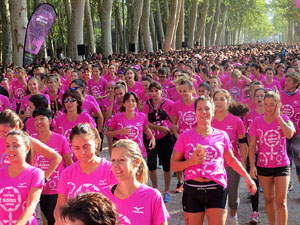 Cursa de la Dona 2017. Concentraci&oacute; i sortida del Parc de la Devesa i cursa pels carrers de Girona