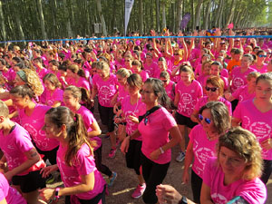 Cursa de la Dona 2017. Concentraci&oacute; i sortida del Parc de la Devesa i cursa pels carrers de Girona