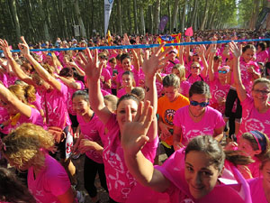 Cursa de la Dona 2017. Concentraci&oacute; i sortida del Parc de la Devesa i cursa pels carrers de Girona