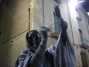 Fires 2017. La Beatufarra, descens del Beatusaure per les escales de la Catedral de Girona