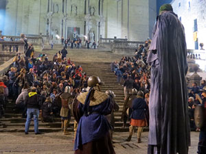 Fires 2017. La Beatufarra, descens del Beatusaure per les escales de la Catedral de Girona