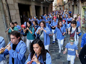 Fires 2017. Els Castells de Vigília a la plaça de Sant Feliu, amb els Marrecs de Salt, la Colla Castellera Esperxats de l'Estany i els Castellers d'Andorra