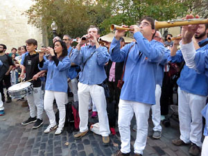 Fires 2017. Els Castells de Vigília a la plaça de Sant Feliu, amb els Marrecs de Salt, la Colla Castellera Esperxats de l'Estany i els Castellers d'Andorra