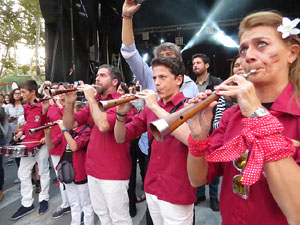 Fires 2017. Els Castells de Vigília a la plaça de Sant Feliu, amb els Marrecs de Salt, la Colla Castellera Esperxats de l'Estany i els Castellers d'Andorra