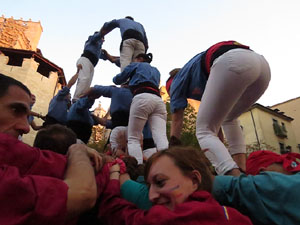 Fires 2017. Els Castells de Vigília a la plaça de Sant Feliu, amb els Marrecs de Salt, la Colla Castellera Esperxats de l'Estany i els Castellers d'Andorra