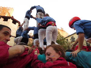 Fires 2017. Els Castells de Vigília a la plaça de Sant Feliu, amb els Marrecs de Salt, la Colla Castellera Esperxats de l'Estany i els Castellers d'Andorra