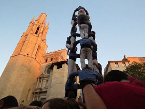 Fires 2017. Els Castells de Vigília a la plaça de Sant Feliu, amb els Marrecs de Salt, la Colla Castellera Esperxats de l'Estany i els Castellers d'Andorra
