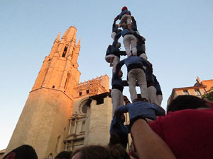 Fires 2017. Els Castells de Vigília a la plaça de Sant Feliu, amb els Marrecs de Salt, la Colla Castellera Esperxats de l'Estany i els Castellers d'Andorra