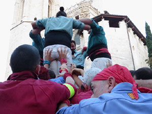 Fires 2017. Els Castells de Vigília a la plaça de Sant Feliu, amb els Marrecs de Salt, la Colla Castellera Esperxats de l'Estany i els Castellers d'Andorra