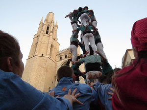 Fires 2017. Els Castells de Vigília a la plaça de Sant Feliu, amb els Marrecs de Salt, la Colla Castellera Esperxats de l'Estany i els Castellers d'Andorra