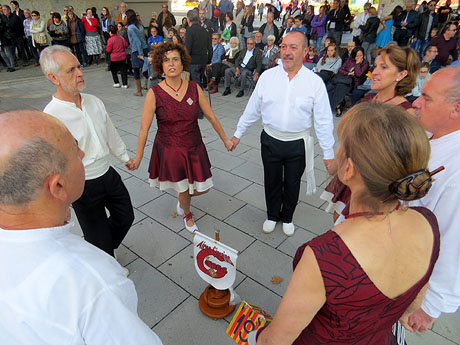 Fires 2017. 77è concurs de Colles Sardanistes amb la cobla Ciutat de Girona a la plaça de Francesc Calvet i Rubalcaba