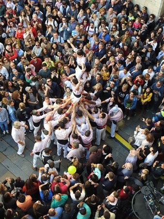 Entrada a la plaça del pilar dels Minyons de Terrassa