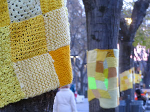 Acci&oacute; 'Teixint la llibertat' a la Rambla de la Llibertat