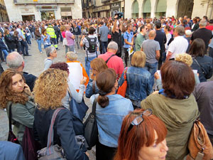 Concentració a la plaça del Vi en protesta per l'empresonament de Cuixart i Sánchez