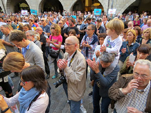 Concentraci&oacute; a la pla&ccedil;a del Vi en protesta per l'empresonament de Cuixart i S&aacute;nchez