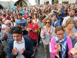 Concentraci&oacute; a la pla&ccedil;a del Vi en protesta per l'empresonament de Cuixart i S&aacute;nchez