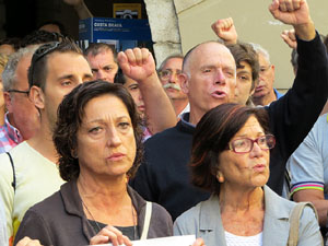 Concentraci&oacute; a la pla&ccedil;a del Vi en protesta per l'empresonament de Cuixart i S&aacute;nchez
