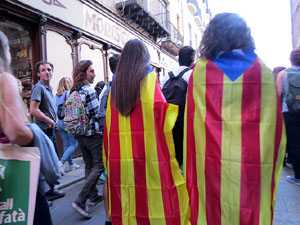 Concentraci&oacute; a la pla&ccedil;a del Vi en protesta per l'empresonament de Cuixart i S&aacute;nchez
