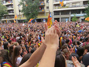 Manifestaci&oacute; 'Els col&middot;legis, sempre nostres!' davant la seu de la Generalitat de Catalunya