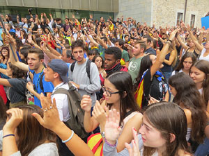 Manifestació 'Els col·legis, sempre nostres!' davant la seu de la Generalitat de Catalunya
