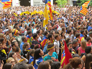 Manifestaci&oacute; 'Els col&middot;legis, sempre nostres!' davant la seu de la Generalitat de Catalunya