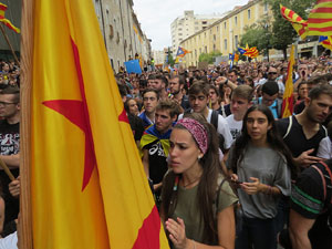 Manifestaci&oacute; 'Els col&middot;legis, sempre nostres!' davant la seu de la Generalitat de Catalunya