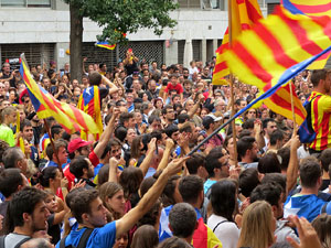 Manifestaci&oacute; 'Els col&middot;legis, sempre nostres!' davant la seu de la Generalitat de Catalunya