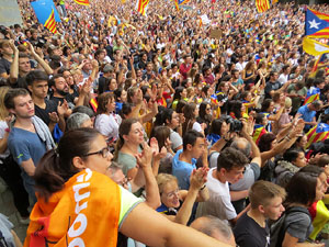 Manifestaci&oacute; 'Els col&middot;legis, sempre nostres!' davant la seu de la Generalitat de Catalunya