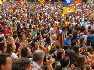 Manifestaci&oacute; 'Els col&middot;legis, sempre nostres!' davant la seu de la Generalitat de Catalunya