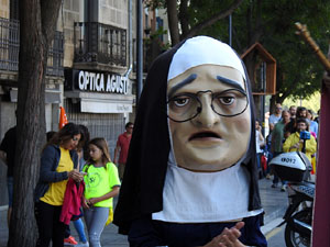 Marat&oacute; per la democr&agrave;cia. Cercavila dels gegants i capgrossos de Girona