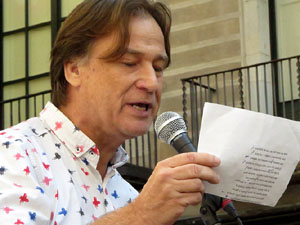 Marat&oacute; per la democr&agrave;cia. Concentraci&oacute; i parlaments a la pla&ccedil;a del Vi