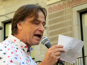 Marat&oacute; per la democr&agrave;cia. Concentraci&oacute; i parlaments a la pla&ccedil;a del Vi