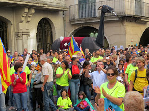 Marat&oacute; per la democr&agrave;cia. Concentraci&oacute; i parlaments a la pla&ccedil;a del Vi