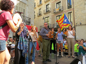 Marat&oacute; per la democr&agrave;cia. Concentraci&oacute; i parlaments a la pla&ccedil;a del Vi