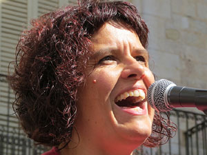 Marat&oacute; per la democr&agrave;cia. Concentraci&oacute; i parlaments a la pla&ccedil;a del Vi