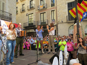 Marat&oacute; per la democr&agrave;cia. Concentraci&oacute; i parlaments a la pla&ccedil;a del Vi