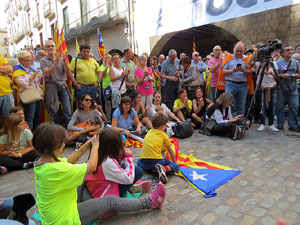 Marat&oacute; per la democr&agrave;cia. Concentraci&oacute; i parlaments a la pla&ccedil;a del Vi