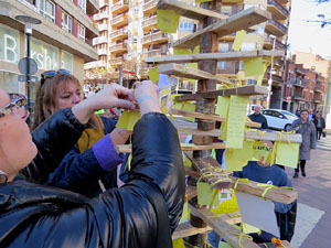 Nadal 2017. L'Arbre dels desitjos de Llibertat a la pla&ccedil;a Miquel de Palol