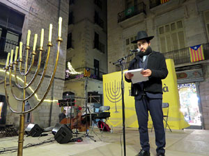 Nadal 2017. Encesa de les llums de Hanukkà a la plaça del Vi