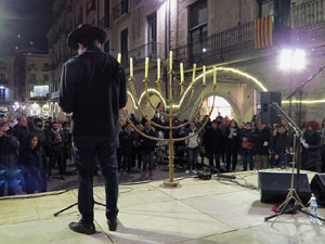 Nadal 2017. Encesa de les llums de Hanukkà a la plaça del Vi