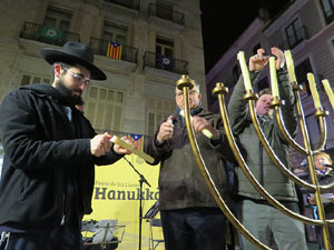 Nadal 2017. Encesa de les llums de Hanukk&agrave; a la pla&ccedil;a del Vi