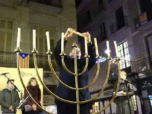 Nadal 2017. Encesa de les llums de Hanukk&agrave; a la pla&ccedil;a del Vi