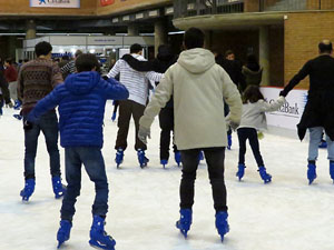 Nadal 2017. Pista de gel i tobogan a Fira de Girona
