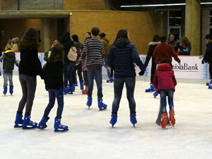 Nadal 2017. Pista de gel i tobogan a Fira de Girona